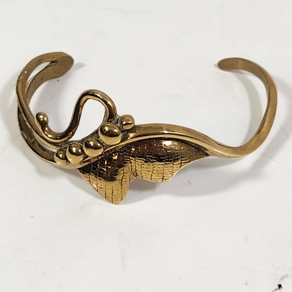 Artisian made brass cuff bracelet ornate abstract butterfly - Picture 7 of 8